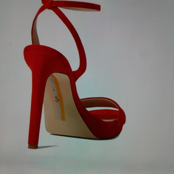 Beautiful Sam Edelman Strappy Sandles - Picture 12 of 12